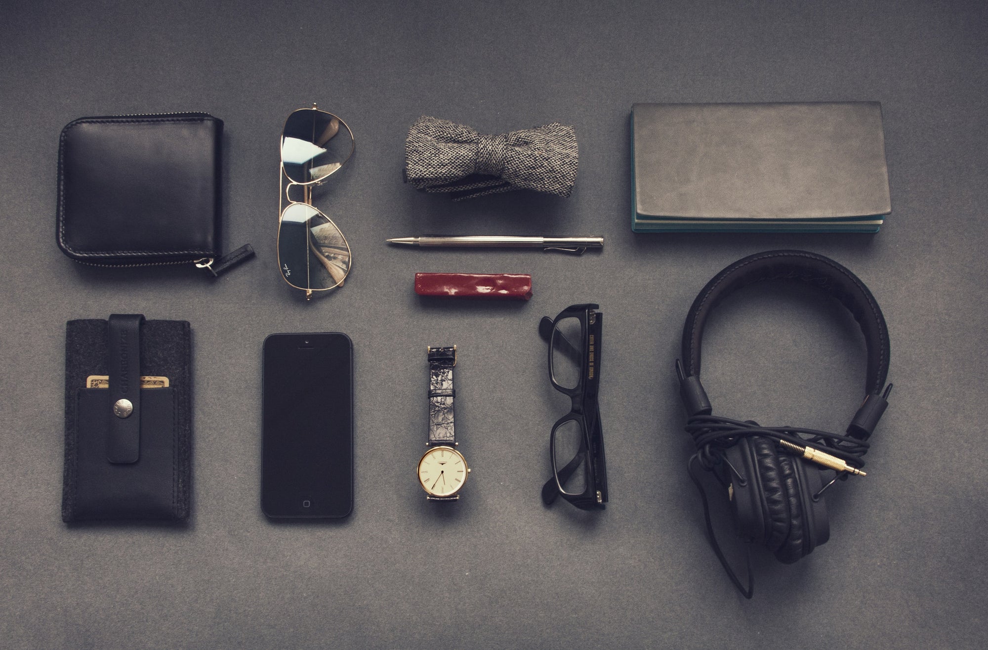 5 Essential Accessories Every Man Must Have - Marssos